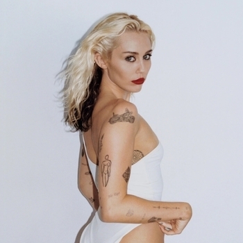 Обложка «Bass Persuades» — Miley Cyrus