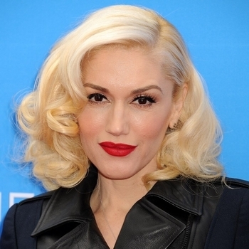 Обложка «The Sweet Escape» — Gwen Stefani, Akon