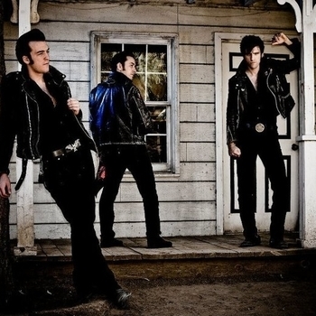 Обложка «Vampires Don't Exist» — Calabrese