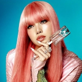 Обложка «Money» — Lisa