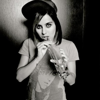 Lady Sovereign — Love Me Or Hate Me
