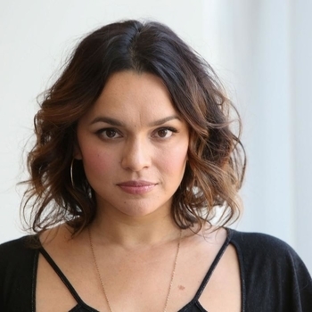 Слушать «Carry On (ОСТ из сериала "Древние" / "The Originals") (Четвертый сезон)» — Norah Jones Обложка «Carry On (ОСТ из сериала "Древние" / "The Originals") (Четвертый сезон)» — Norah Jones