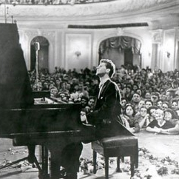 Обложка «Waltz in C-Sharp Minor, Op. 64, No. 2 (ОСТ из "Жуки") (4 сезон)» — Van Cliburn, Frederic Chopin