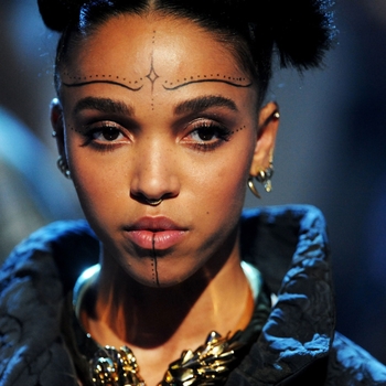 Обложка «Home With You (Музыка из шоу ''Танцы на ТНТ'' 6 сезон 21 выпуск)» — Fka Twigs