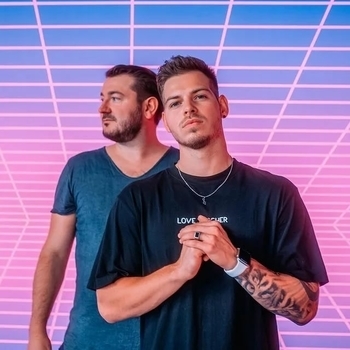 Слушать «Sunday Night (Новинки 2022)» — Holy Molly feat Lizot Обложка «Sunday Night (Новинки 2022)» — Holy Molly feat Lizot