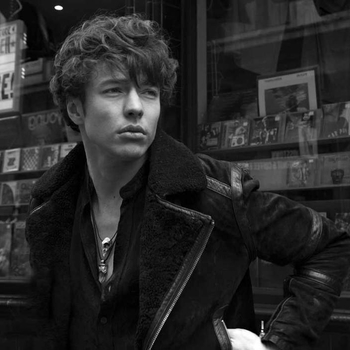 Обложка «Sinners» — Barns Courtney