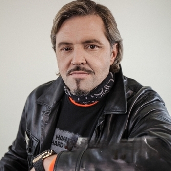 Обложка «Служба в Гаи» — Денис Фатеев