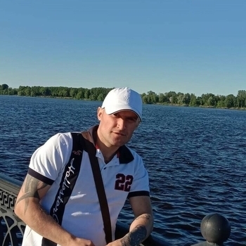 Слушать «Без тебя» — MirON42, Kutluev, Alekseenko Обложка «Без тебя» — MirON42, Kutluev, Alekseenko