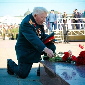 Оформление подборки «Поклонимся великим тем годам»